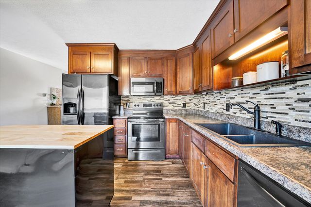 100 Estate DR, Glade Hill, VA 24092