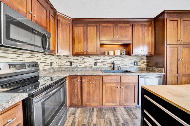 100 Estate DR, Glade Hill, VA 24092