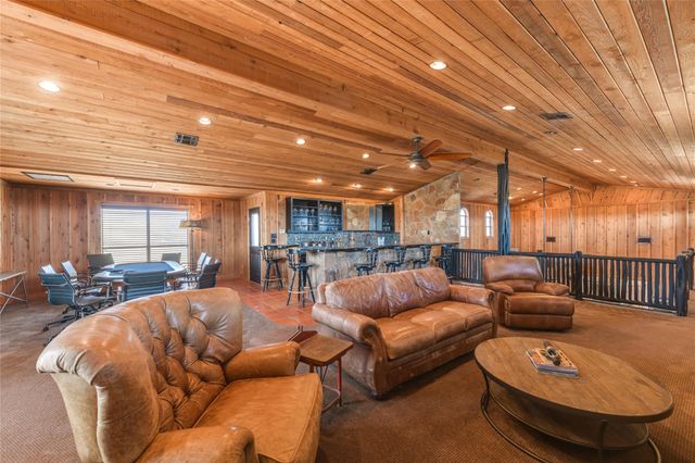 3019 S Highway 16, Llano, TX 78643