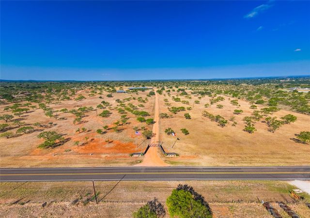3019 S Highway 16, Llano, TX 78643