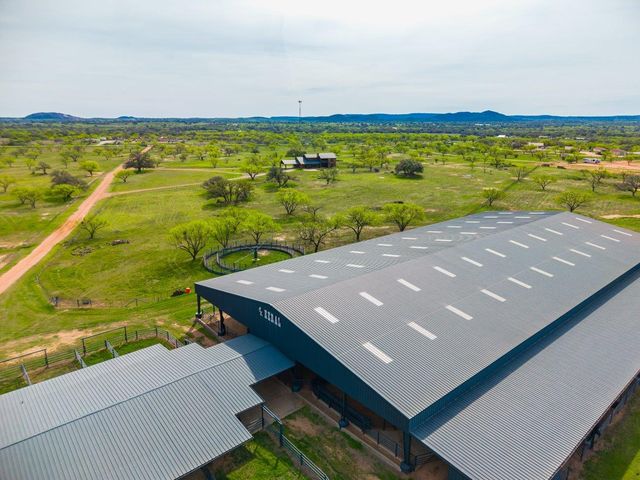 3019 S Highway 16, Llano, TX 78643