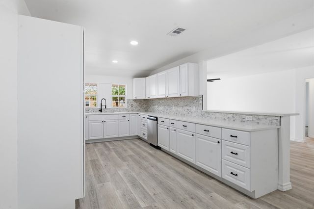 2803 Roosevelt Ave, Midland, TX 79701