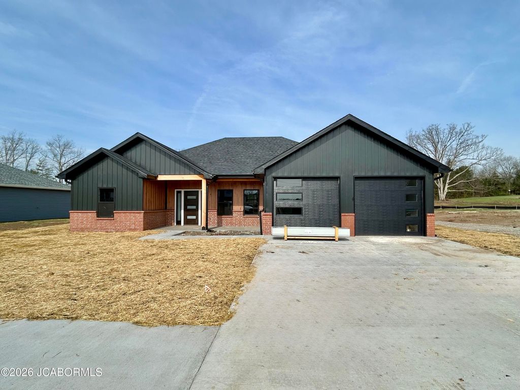 790 VINE DRIVE, Holts Summit, MO 65043