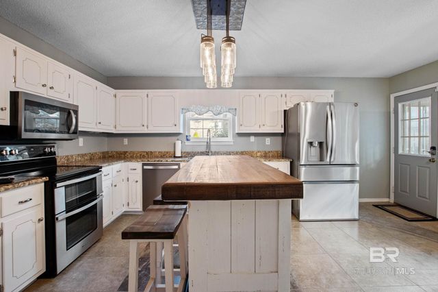 14200 South Boulevard, Silverhill, AL 36576