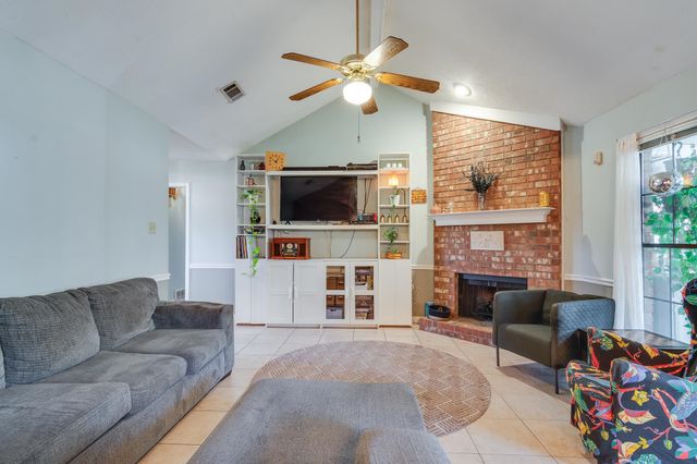 765 PECAN GARDENS CIR W, Memphis, TN 38122