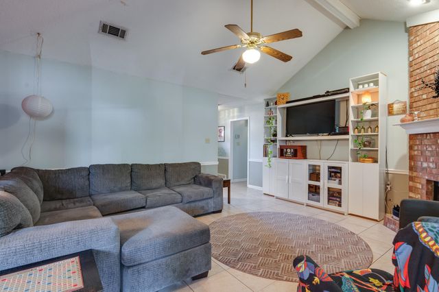 765 PECAN GARDENS CIR W, Memphis, TN 38122