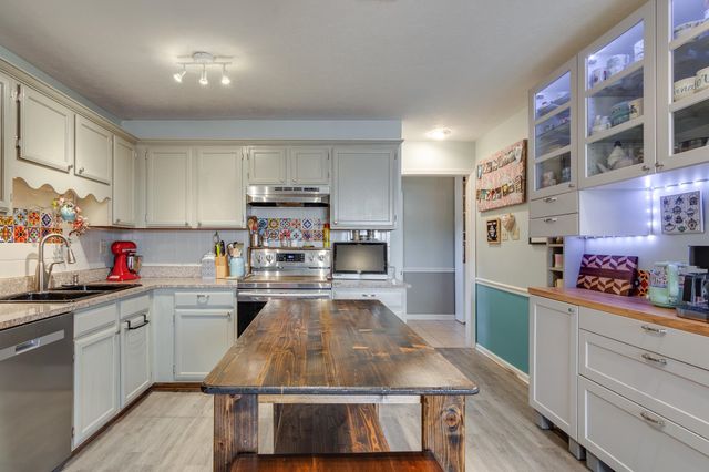 765 PECAN GARDENS CIR W, Memphis, TN 38122