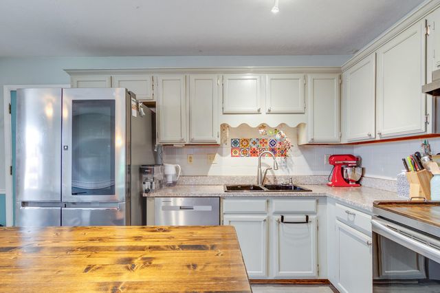 765 PECAN GARDENS CIR W, Memphis, TN 38122