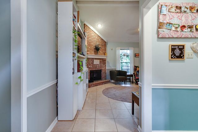 765 PECAN GARDENS CIR W, Memphis, TN 38122