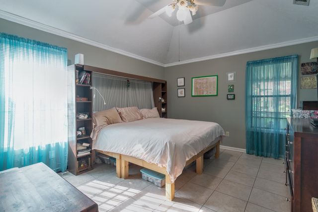 765 PECAN GARDENS CIR W, Memphis, TN 38122