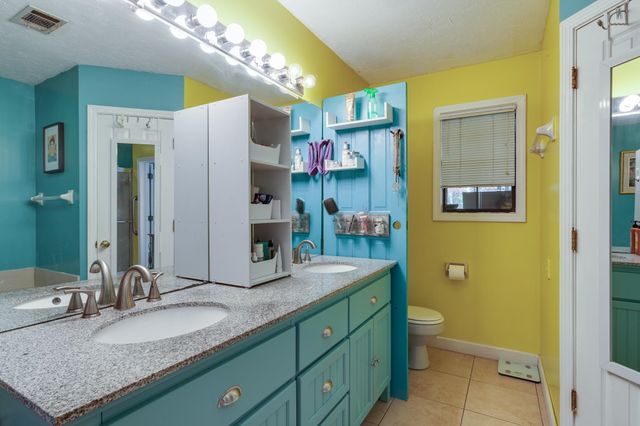 765 PECAN GARDENS CIR W, Memphis, TN 38122