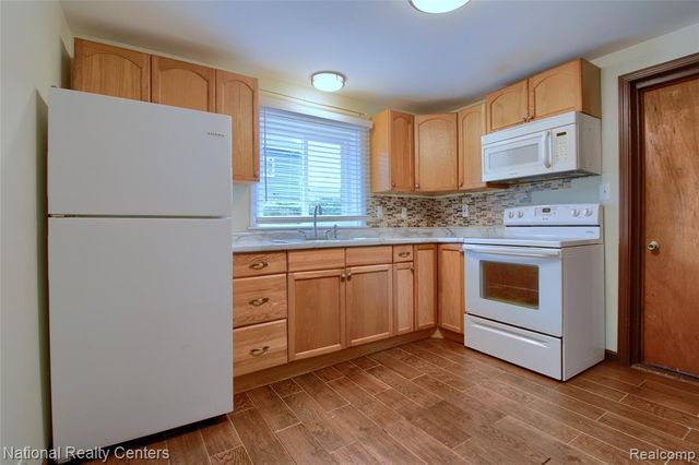 1528 Paramount Street, Novi, MI 48377