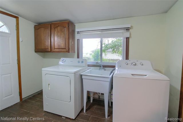 1528 Paramount Street, Novi, MI 48377