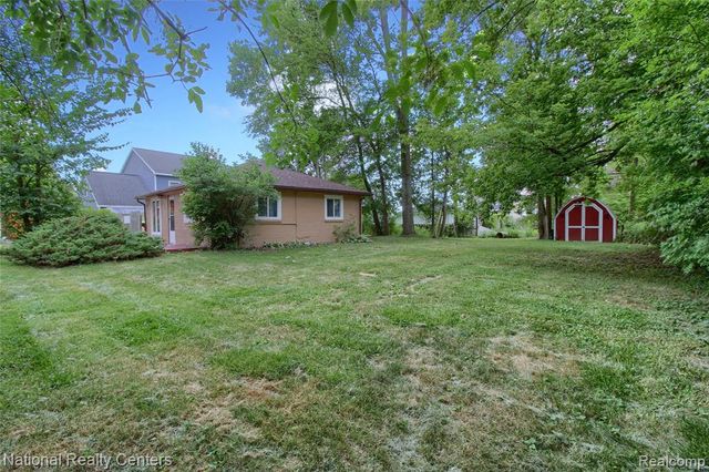 1528 Paramount Street, Novi, MI 48377