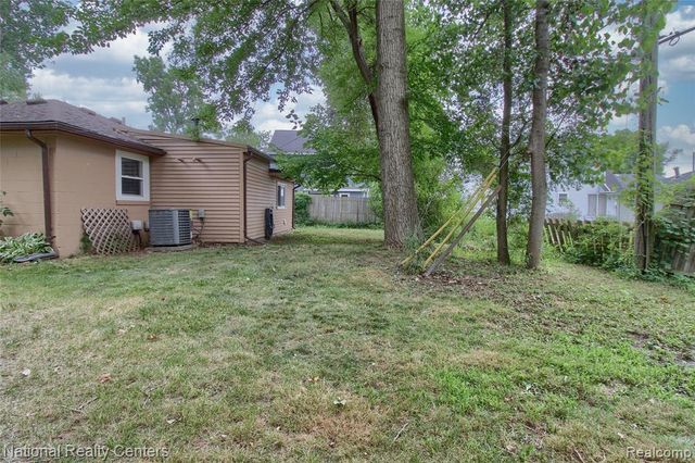 1528 Paramount Street, Novi, MI 48377