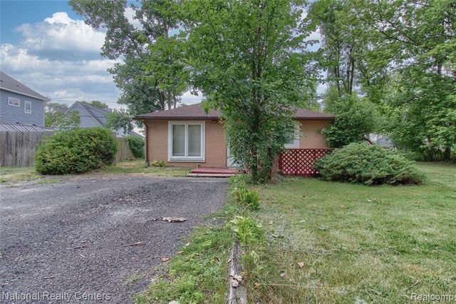 1528 Paramount Street, Novi, MI 48377