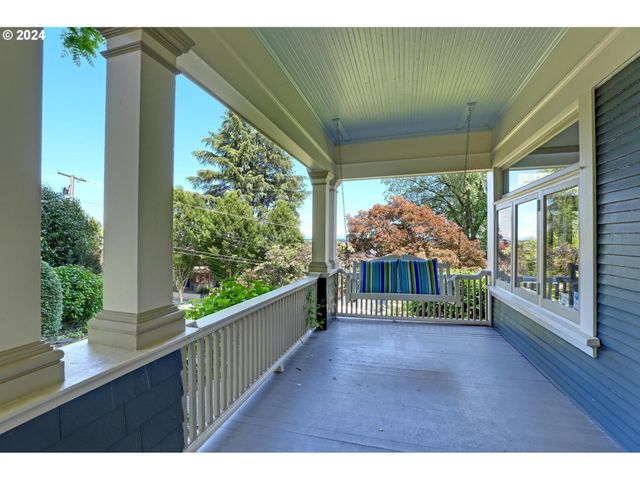 2514 Nw Westover Rd, Portland, OR 97210