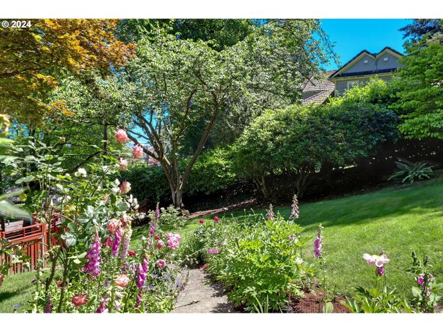 2514 Nw Westover Rd, Portland, OR 97210