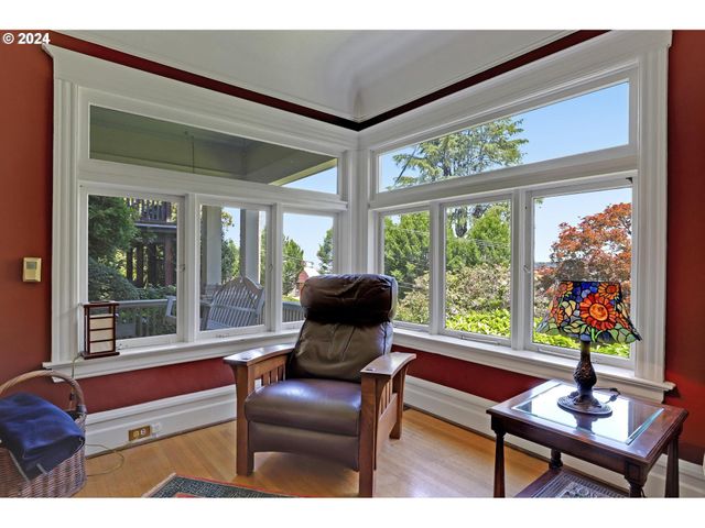 2514 Nw Westover Rd, Portland, OR 97210