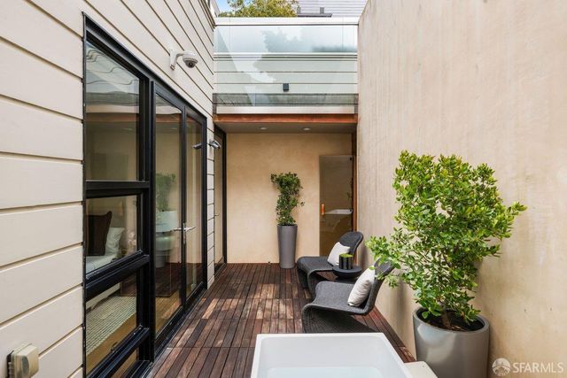 827 North Point Street 1, San Francisco, CA 94109