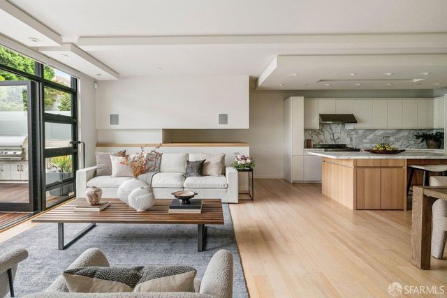 827 North Point Street 1, San Francisco, CA 94109