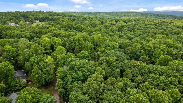 10 Pebble Lane, Signal Mountain, TN 37377