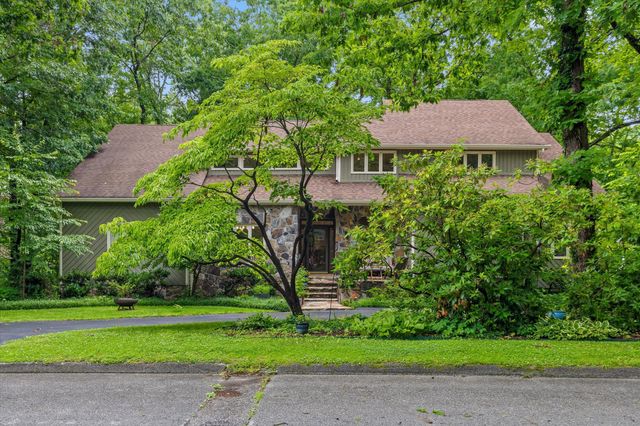 10 Pebble Lane, Signal Mountain, TN 37377