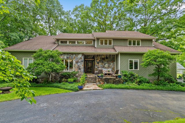 10 Pebble Lane, Signal Mountain, TN 37377