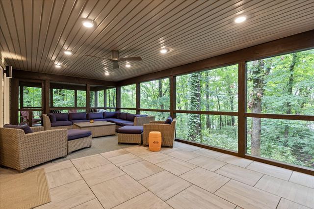 10 Pebble Lane, Signal Mountain, TN 37377