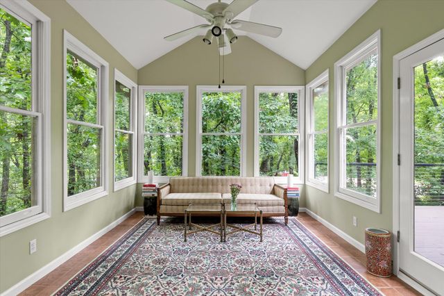 10 Pebble Lane, Signal Mountain, TN 37377