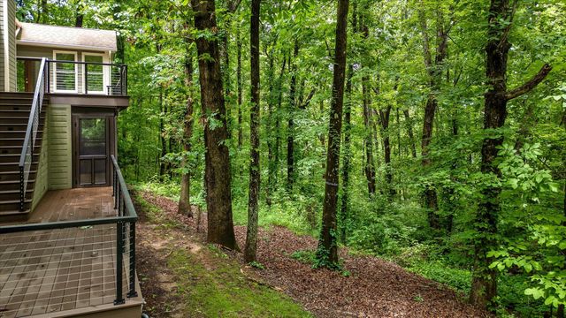 10 Pebble Lane, Signal Mountain, TN 37377
