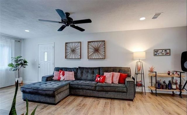 1201 HOLLY HILLS SW Drive, Lilburn, GA 30047