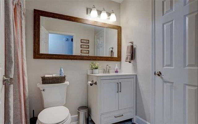 1201 HOLLY HILLS SW Drive, Lilburn, GA 30047