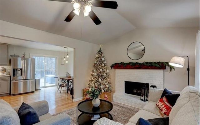 1201 HOLLY HILLS SW Drive, Lilburn, GA 30047