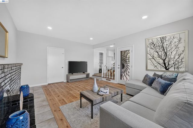 42635 Sully St, Fremont, CA 94539
