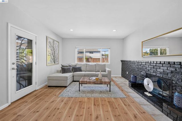 42635 Sully St, Fremont, CA 94539