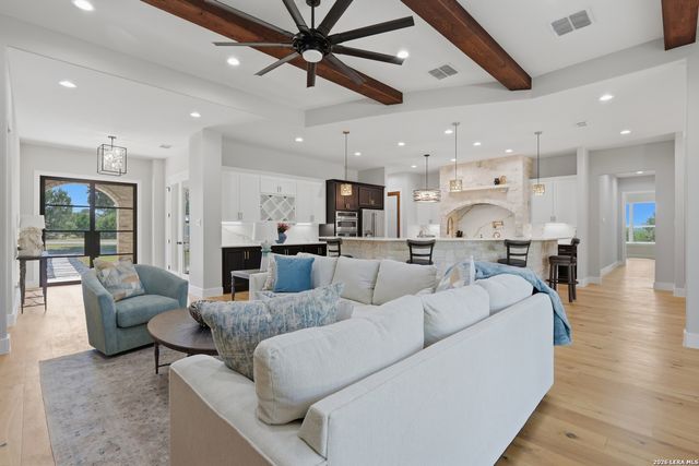 208 RIVER RDG, Boerne, TX 78006