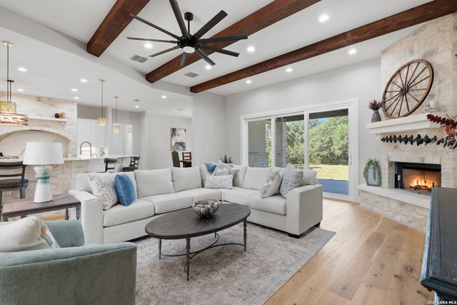 208 RIVER RDG, Boerne, TX 78006