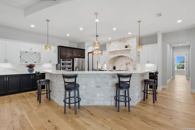 208 RIVER RDG, Boerne, TX 78006