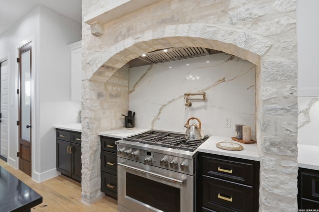 208 RIVER RDG, Boerne, TX 78006