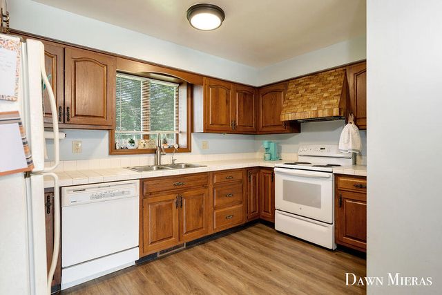 7795 Douglas Avenue, Cooper Twp, MI 49009