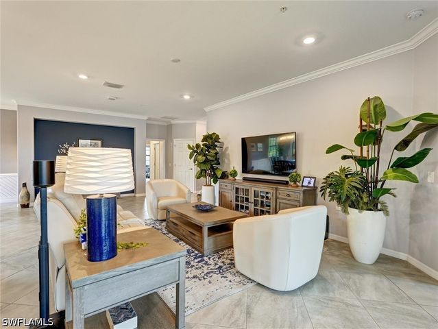 2359 Montserrat LN 202, Naples, FL 34120