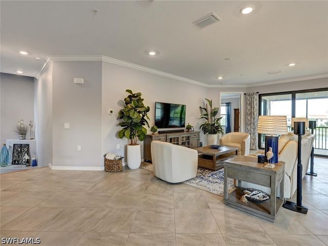 2359 Montserrat LN 202, Naples, FL 34120