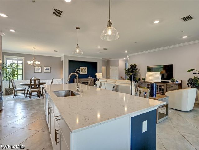 2359 Montserrat LN 202, Naples, FL 34120