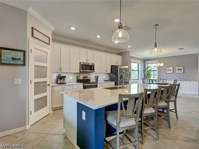 2359 Montserrat LN 202, Naples, FL 34120