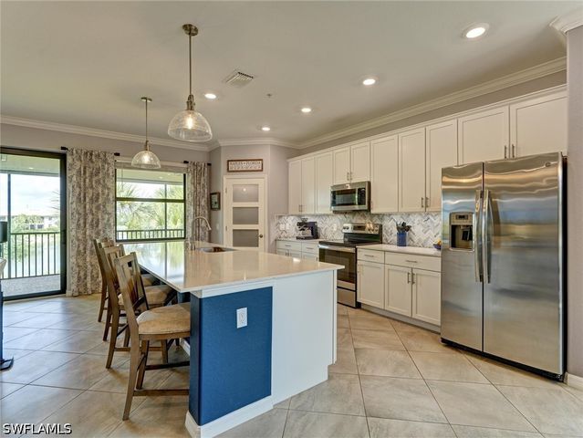 2359 Montserrat LN 202, Naples, FL 34120