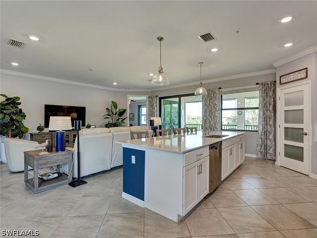 2359 Montserrat LN 202, Naples, FL 34120