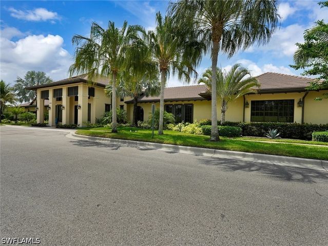 2359 Montserrat LN 202, Naples, FL 34120