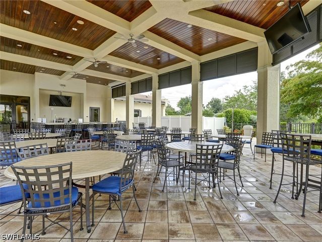 2359 Montserrat LN 202, Naples, FL 34120