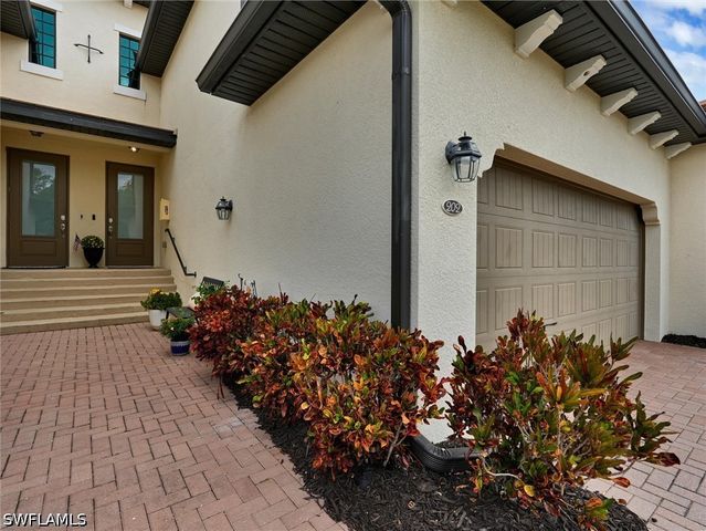 2359 Montserrat LN 202, Naples, FL 34120